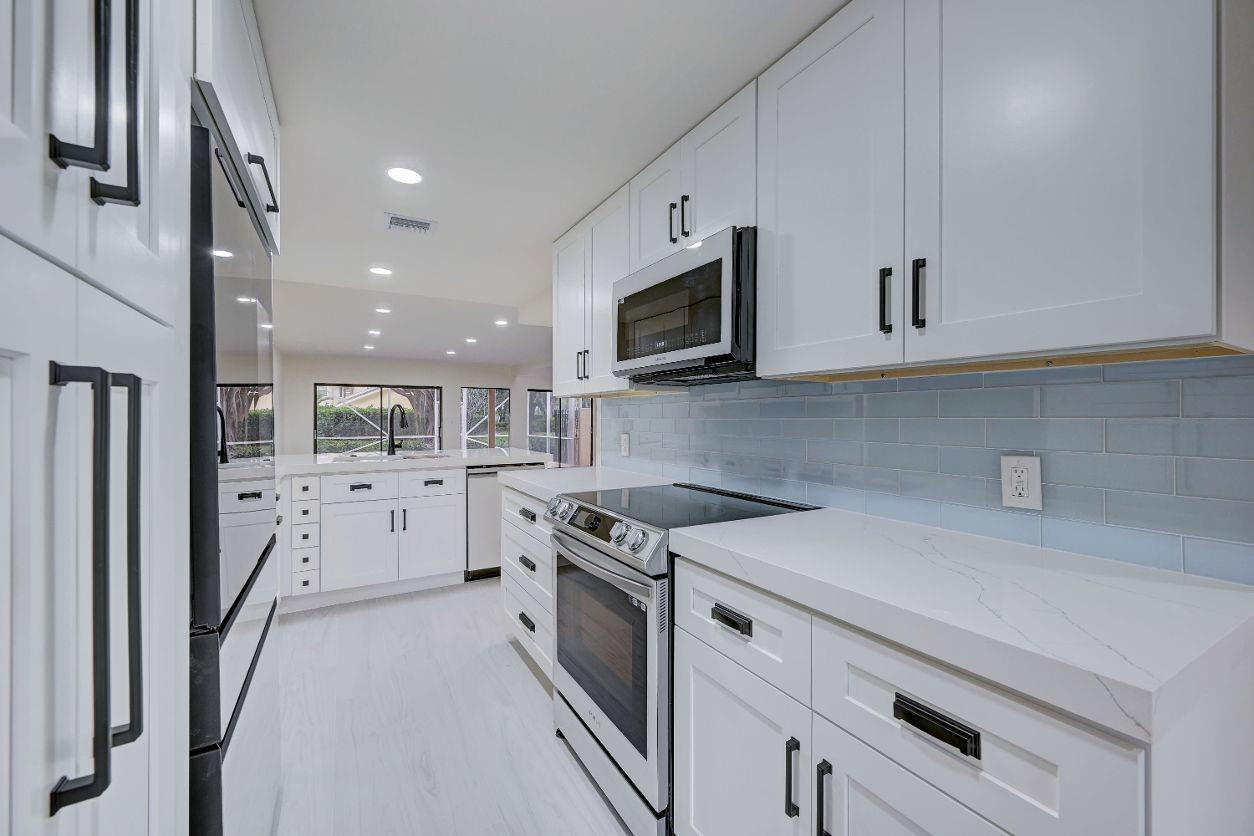 5646 Santiago Cir