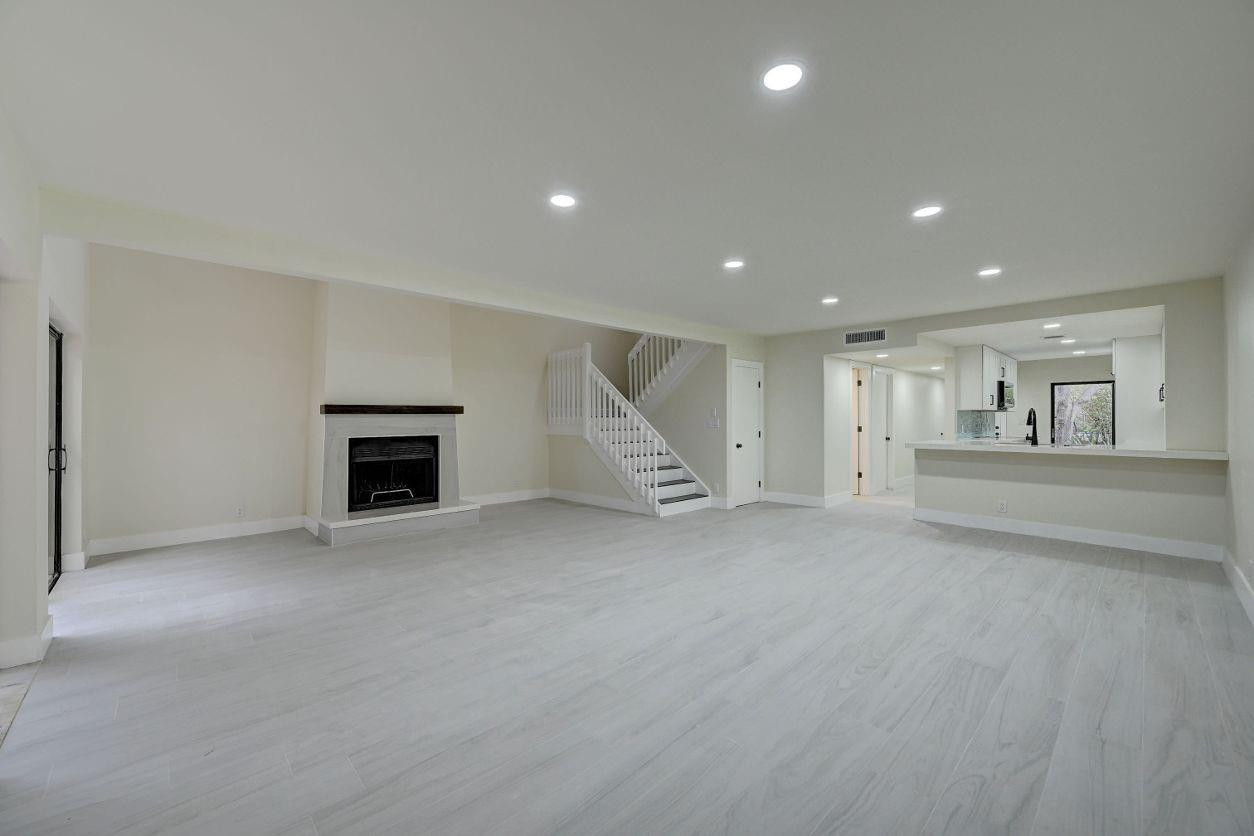 5646 Santiago Cir