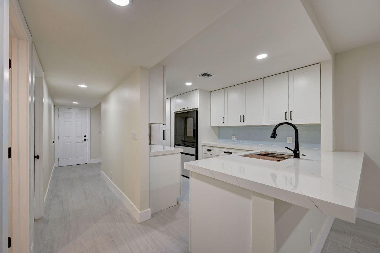 5646 Santiago Cir