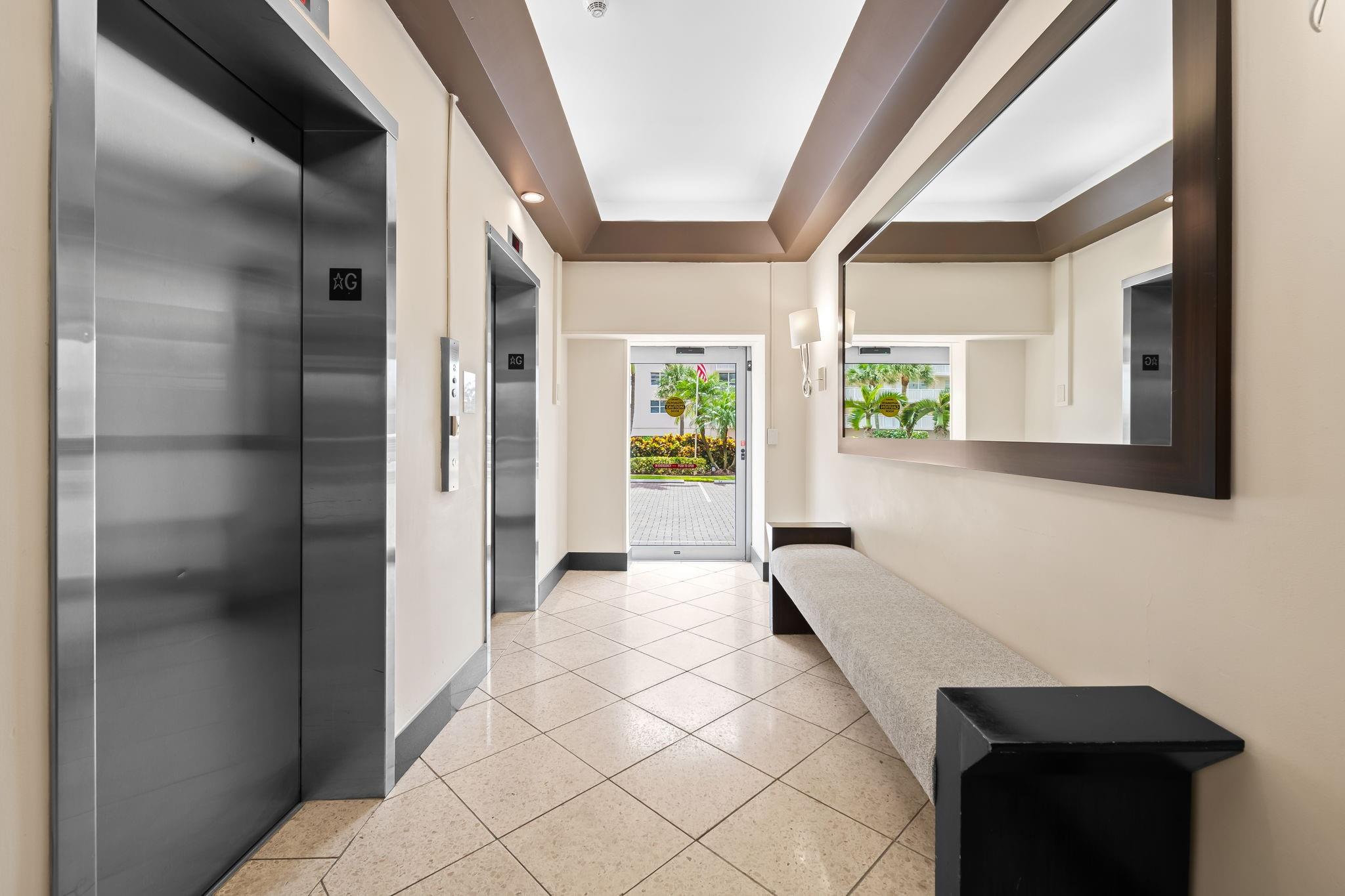 1051 Hillsboro Mile 308E