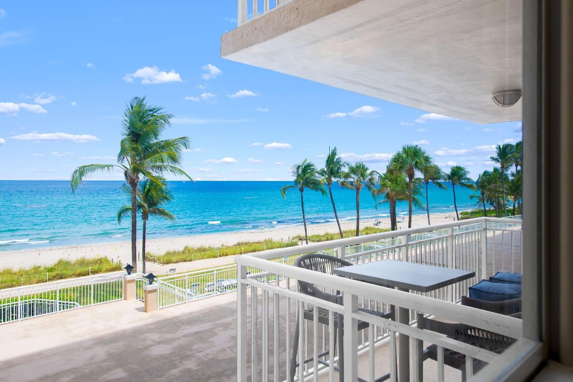 1051 Hillsboro Mile 308E