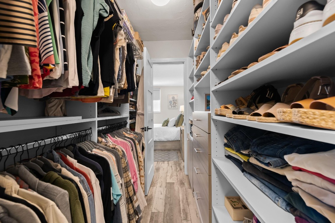 1051 Hillsboro Mile 308E