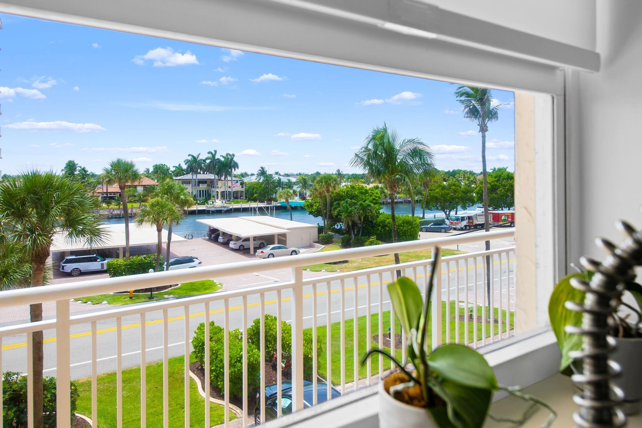 1051 Hillsboro Mile 308E