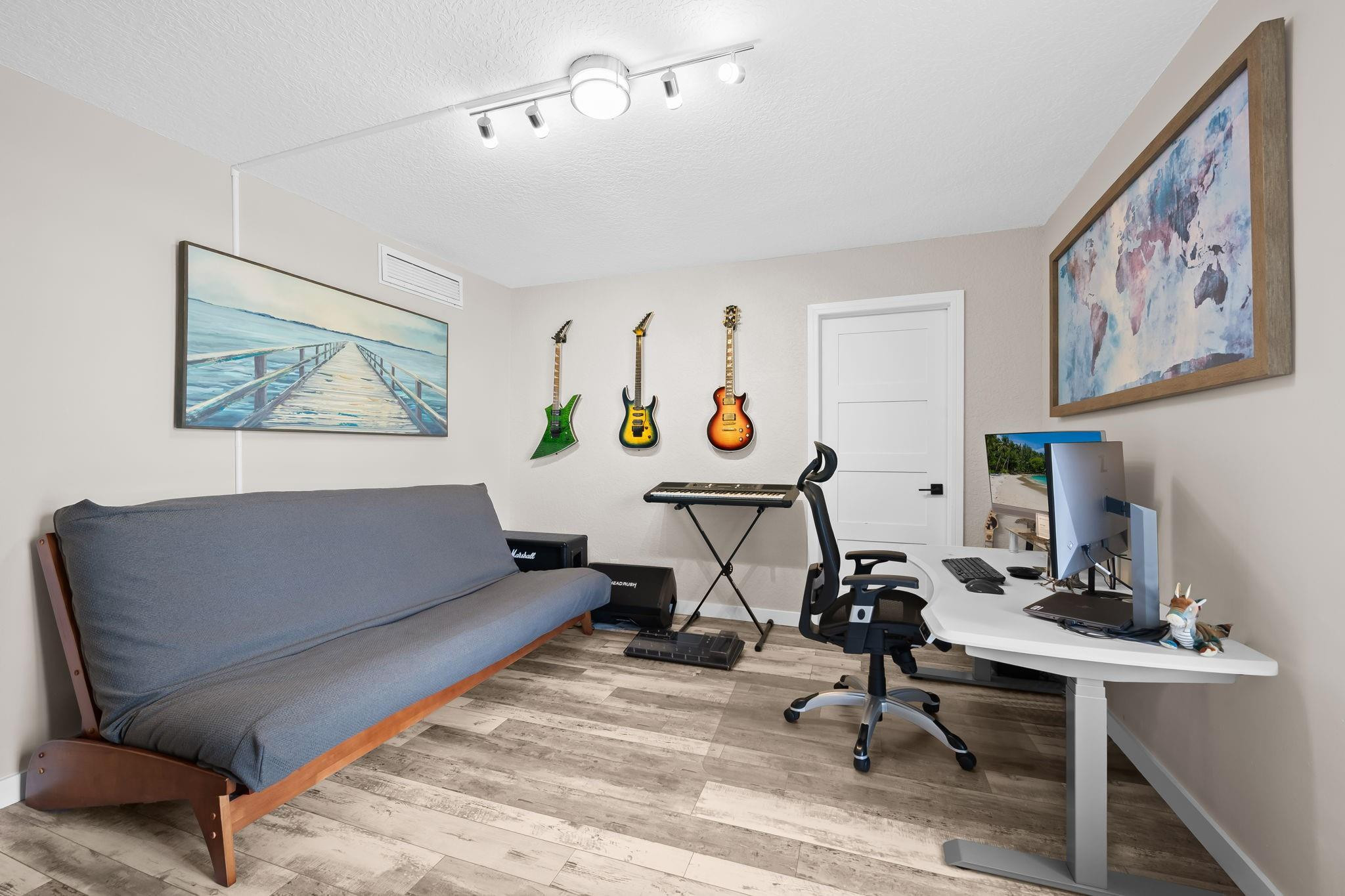 1051 Hillsboro Mile 308E