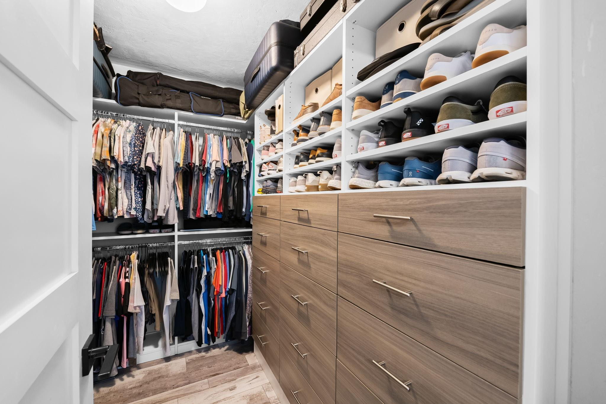 1051 Hillsboro Mile 308E