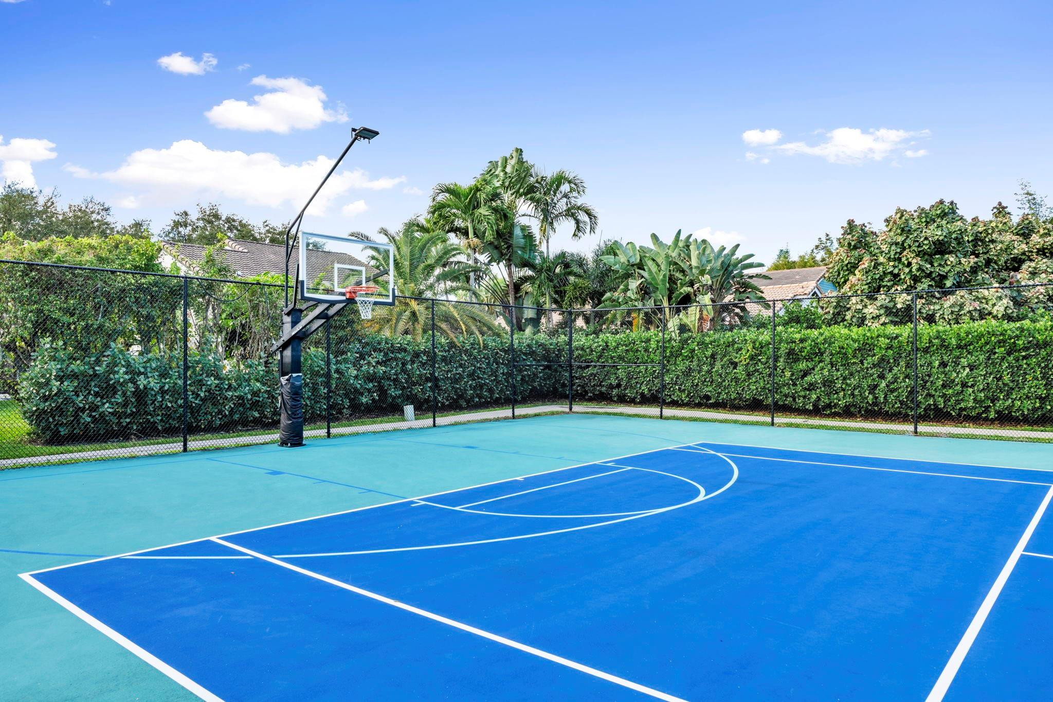 240 NW 40th Avenue