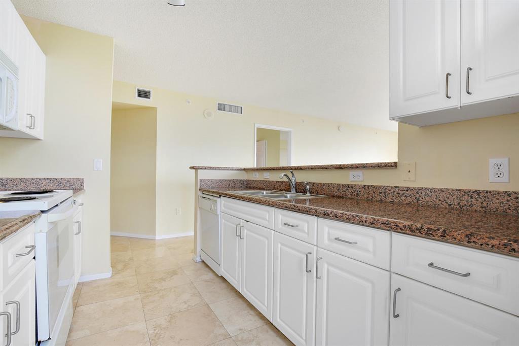 3594 S Ocean Boulevard 907