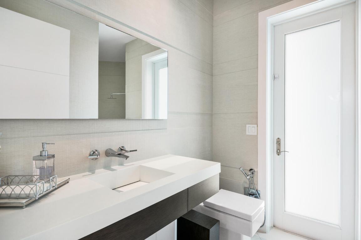 17106 Avenue Le Rivage