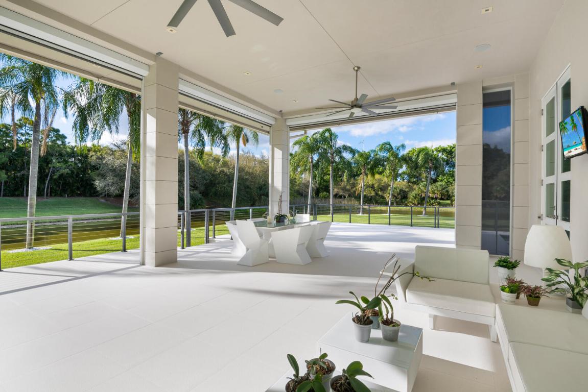 17106 Avenue Le Rivage