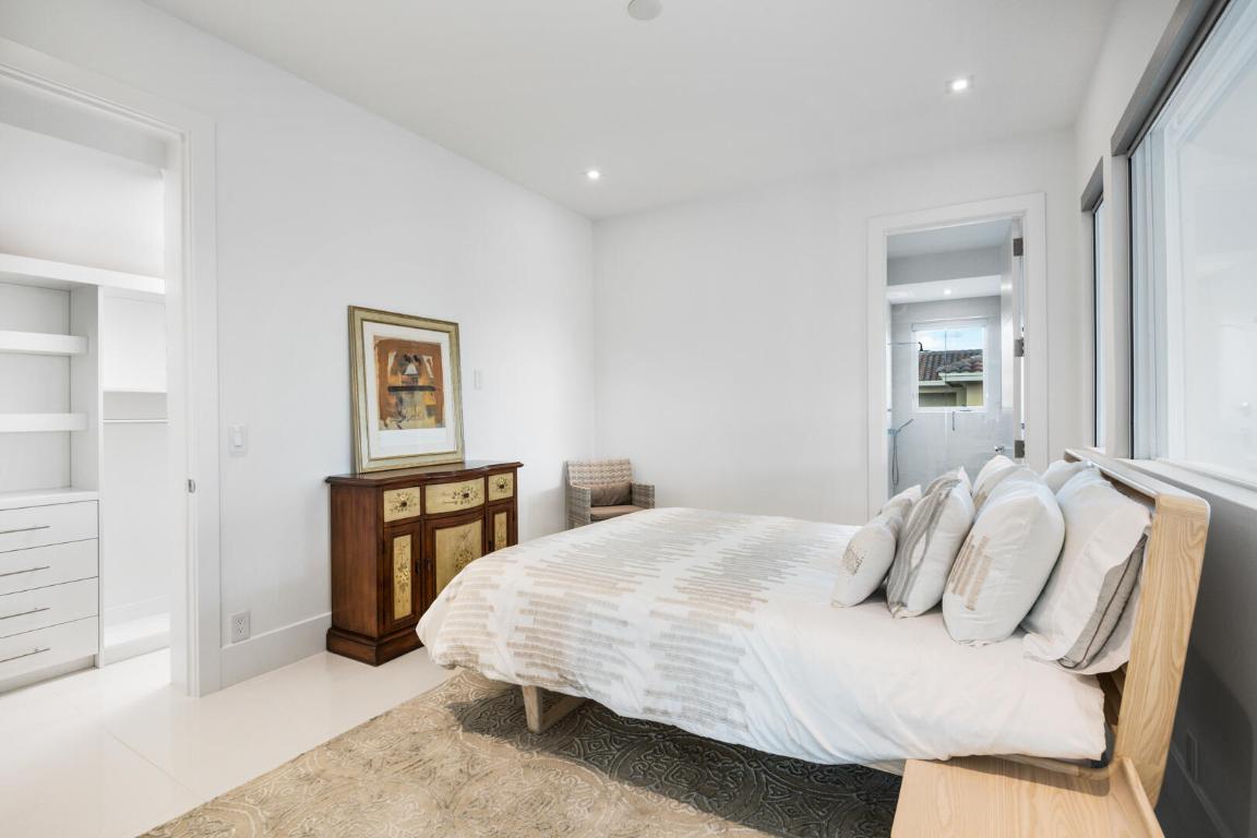 17106 Avenue Le Rivage