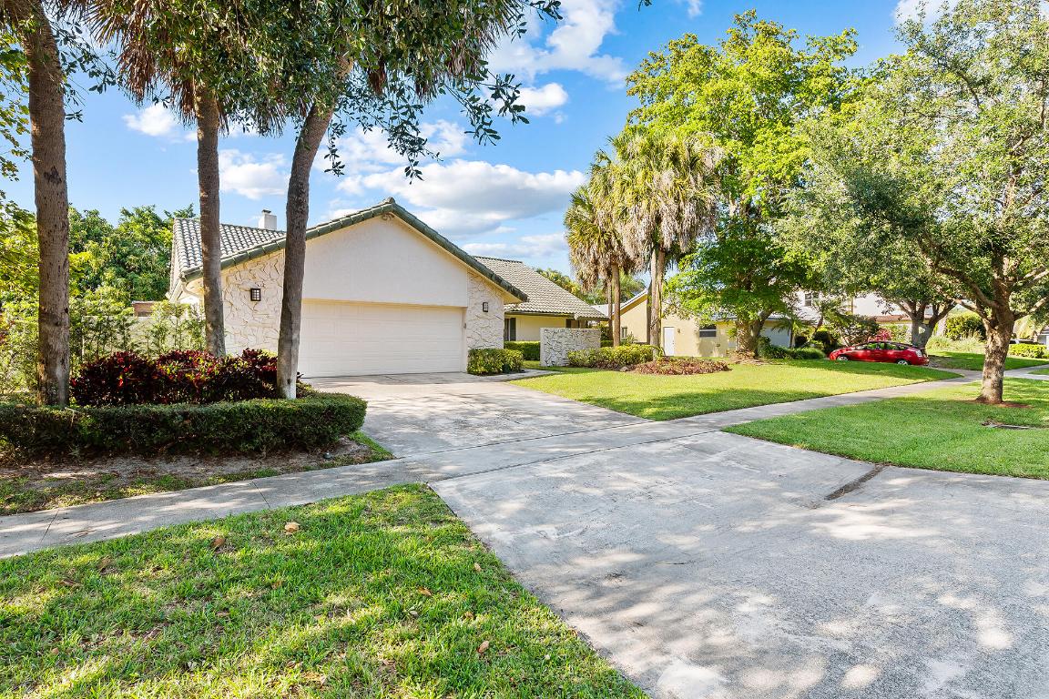 7587 Estrella Circle