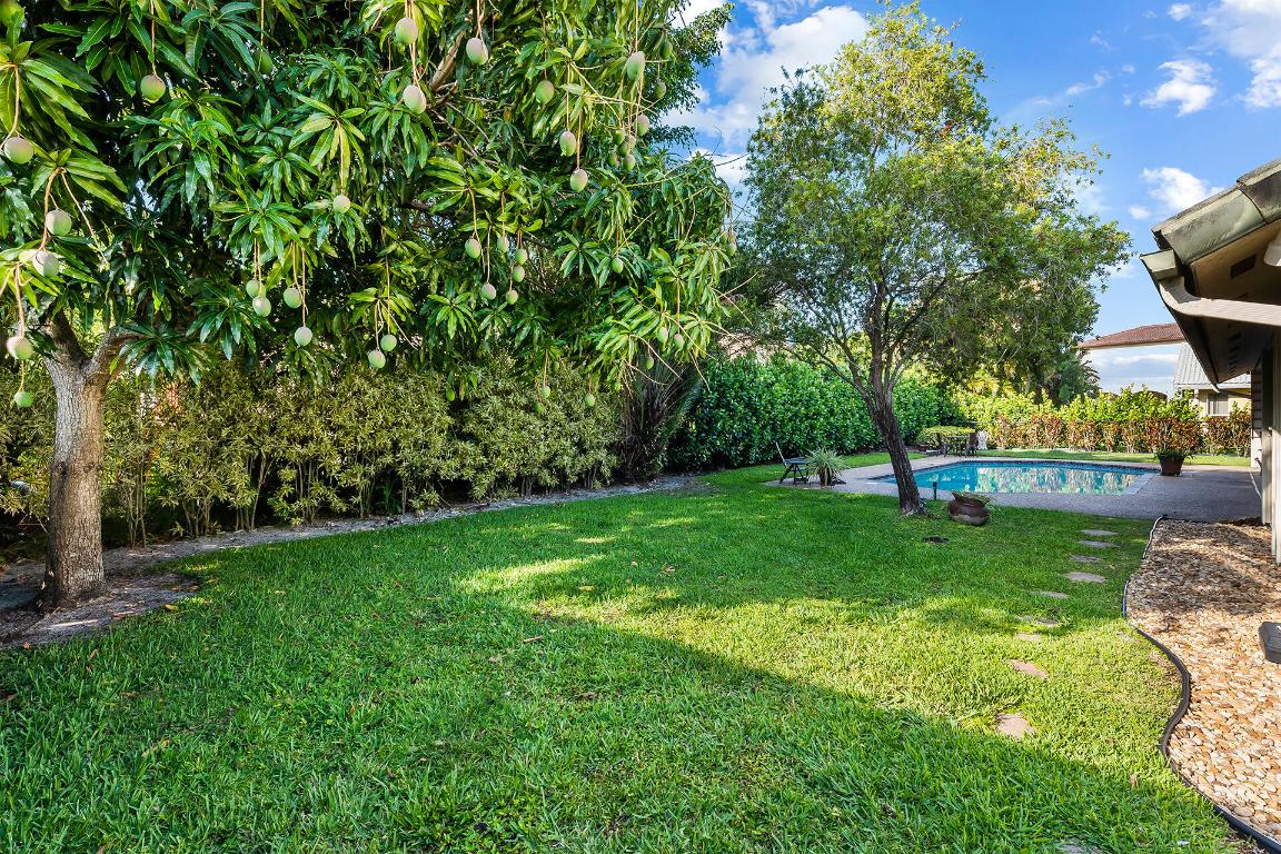 7587 Estrella Circle