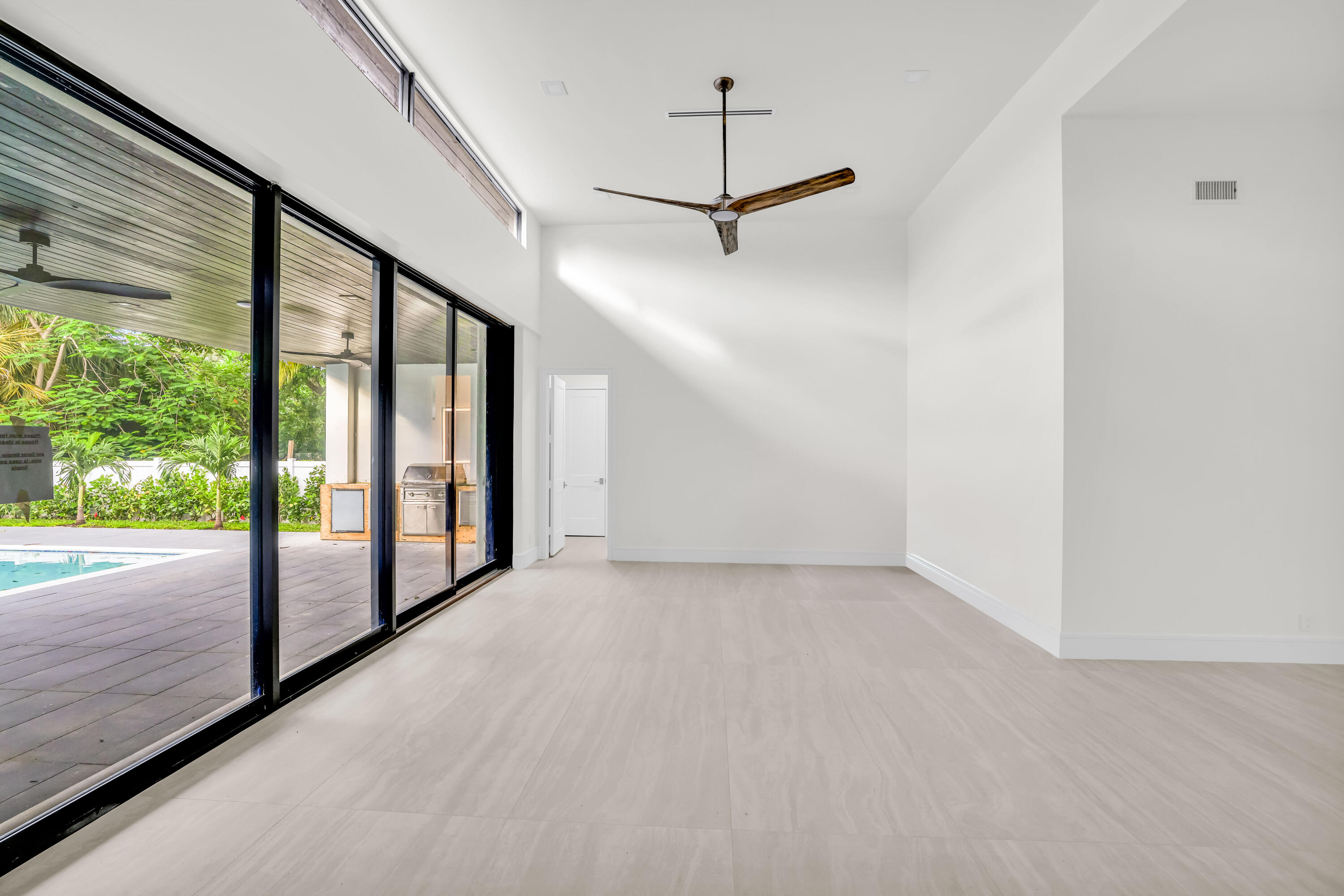 251 NE 14th Street