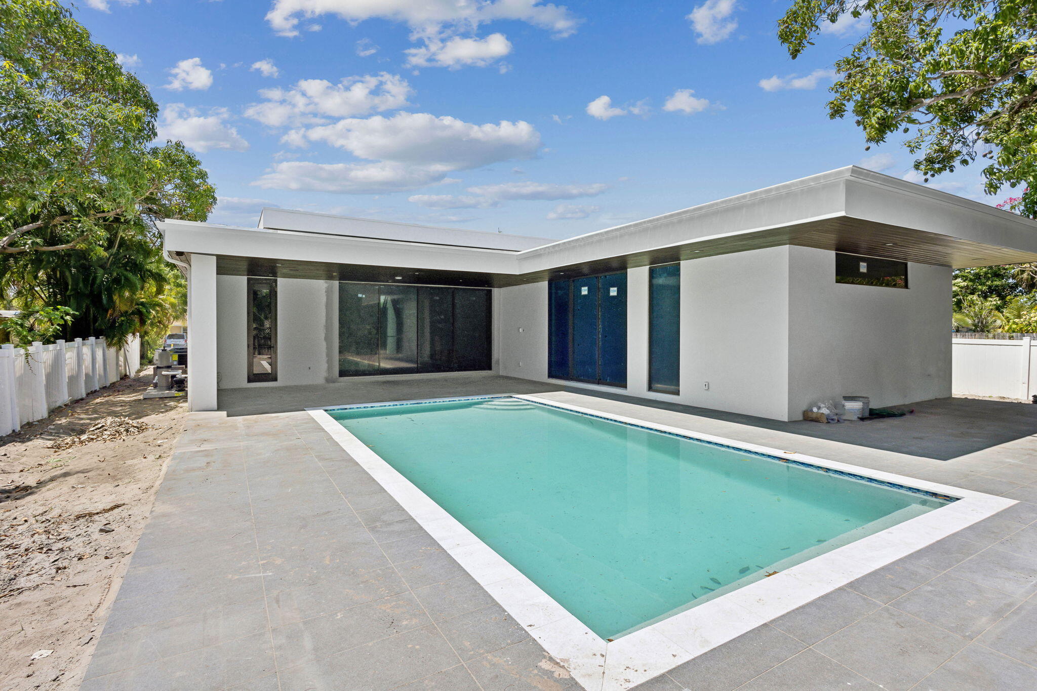 251 NE 14th Street