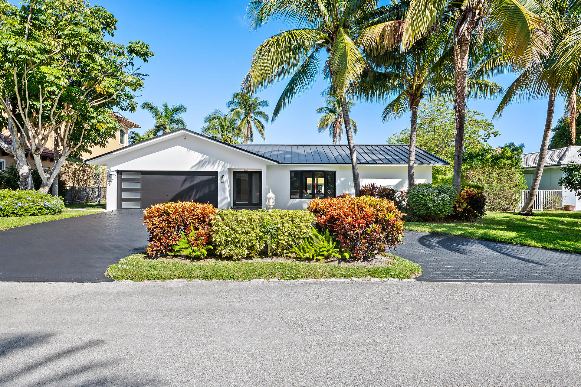 933 Banyan Drive