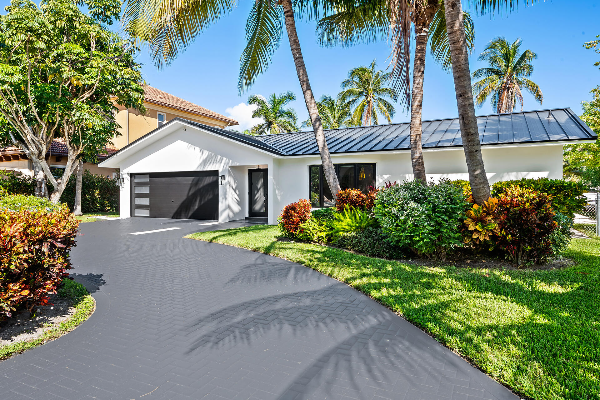 933 Banyan Drive