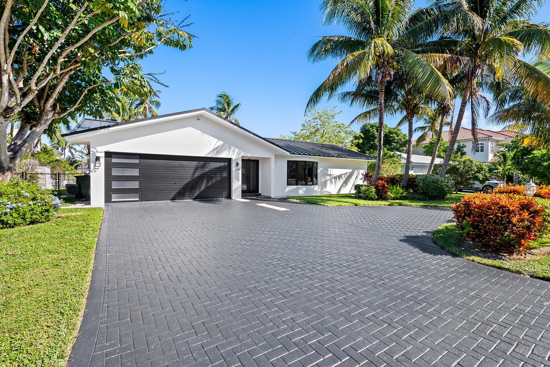 933 Banyan Drive