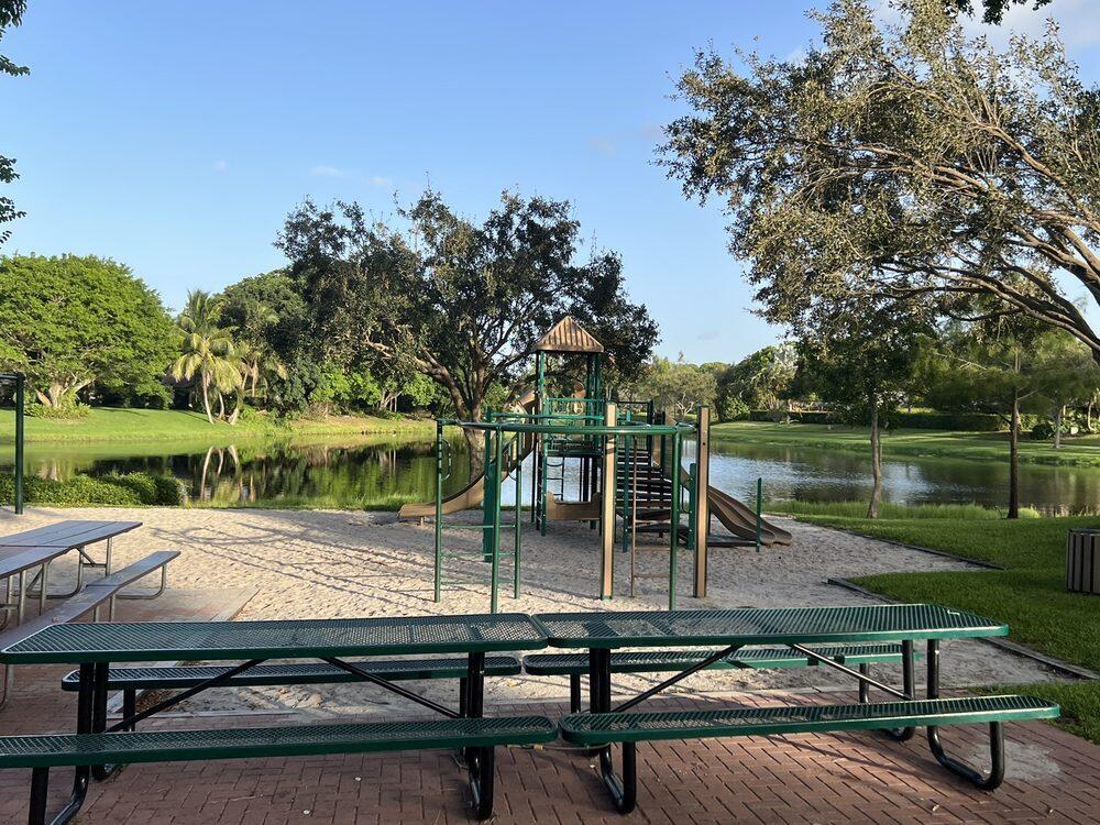 2901 NW 24th Terrace