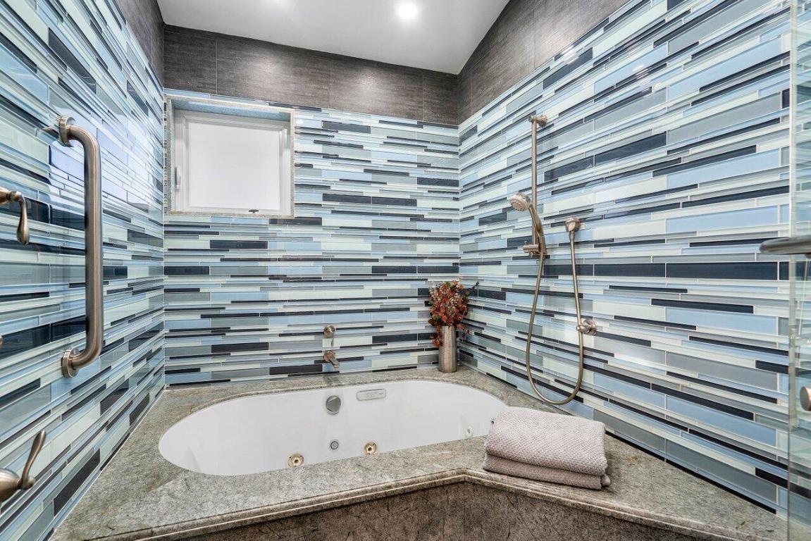 2901 NW 24th Terrace