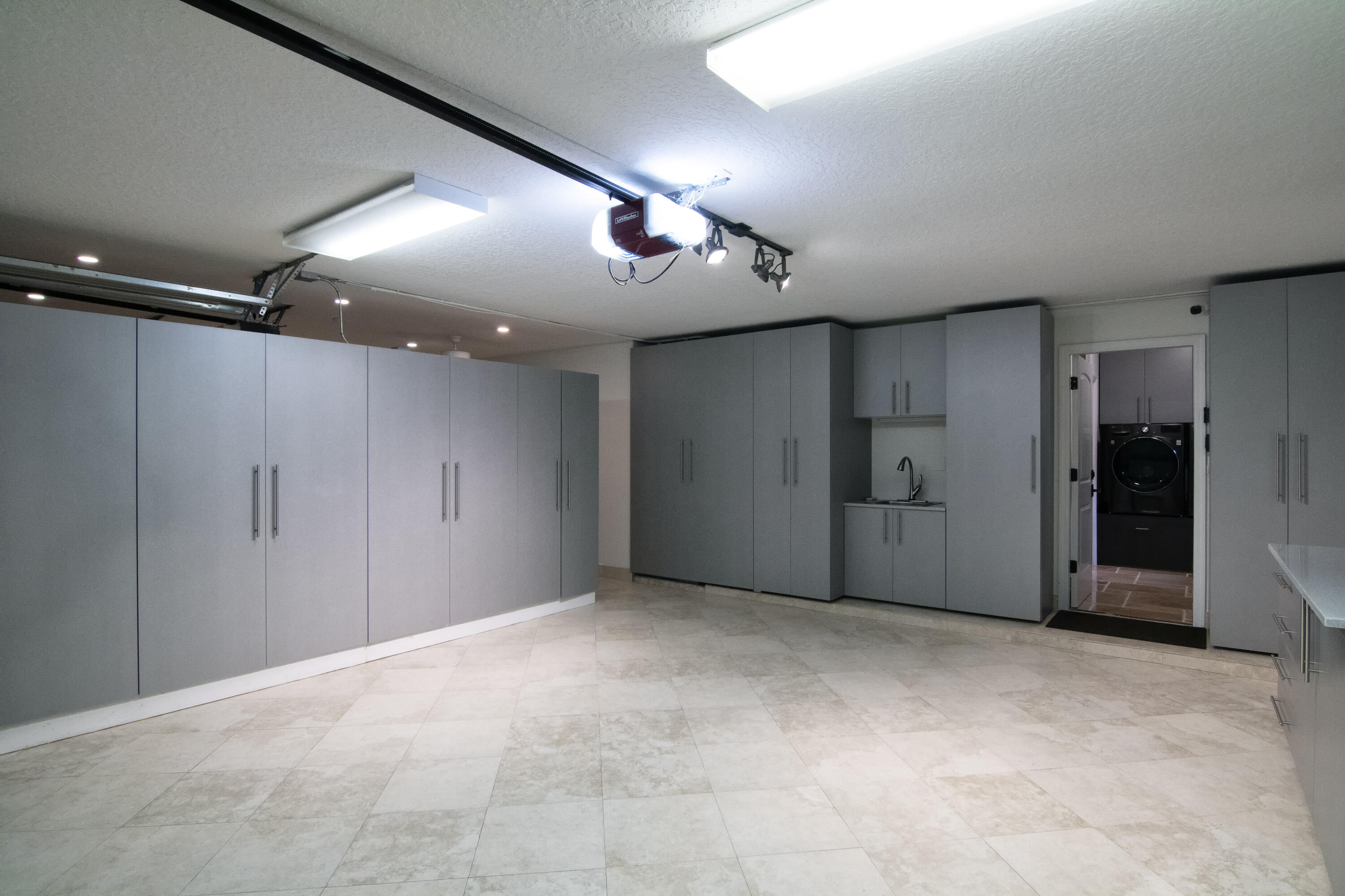 12360 Cascades Pointe Drive