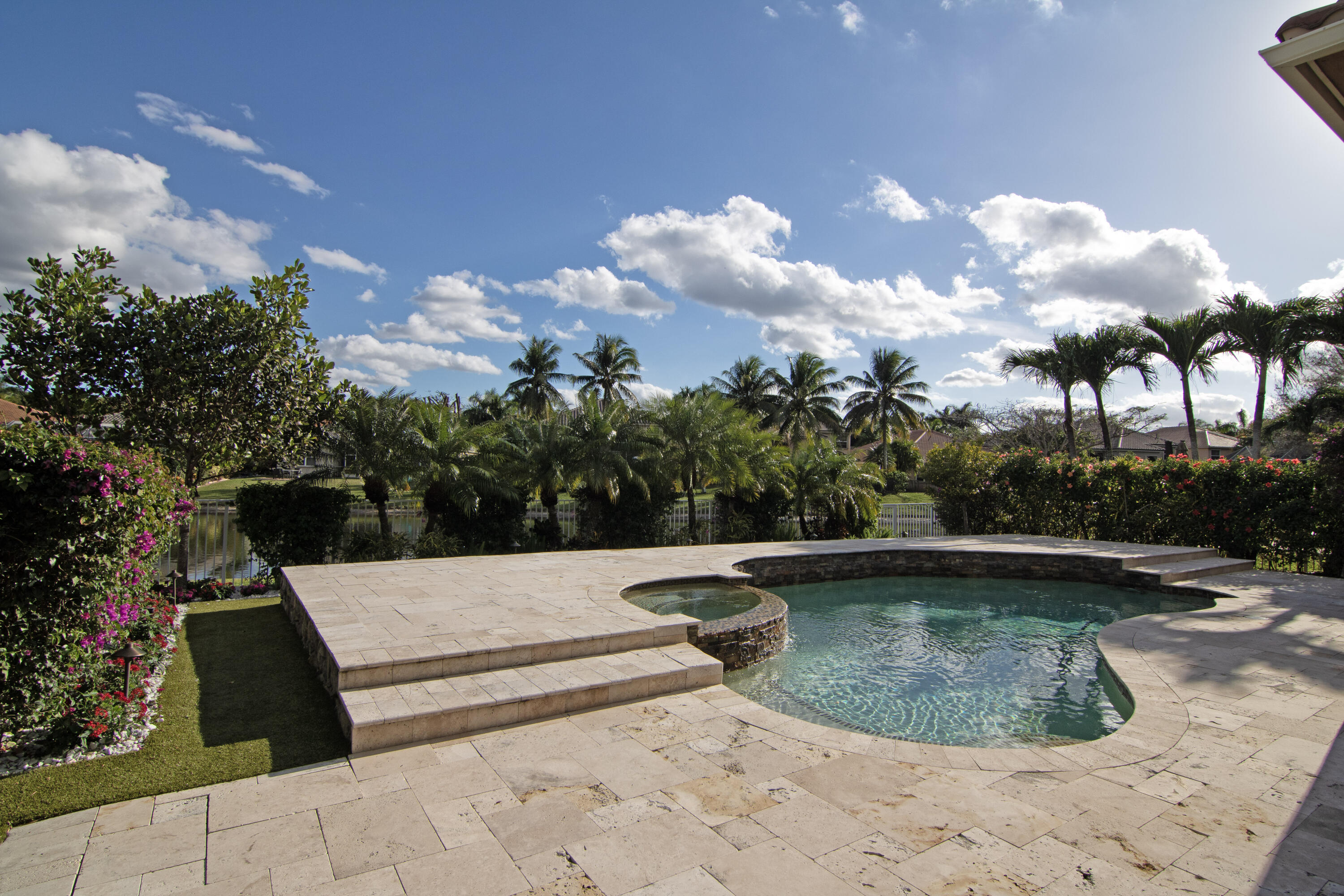 12360 Cascades Pointe Drive