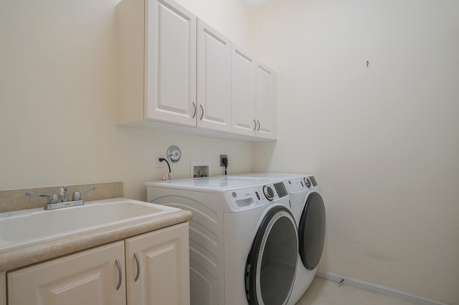 6585 Camarillo Terrace Lane