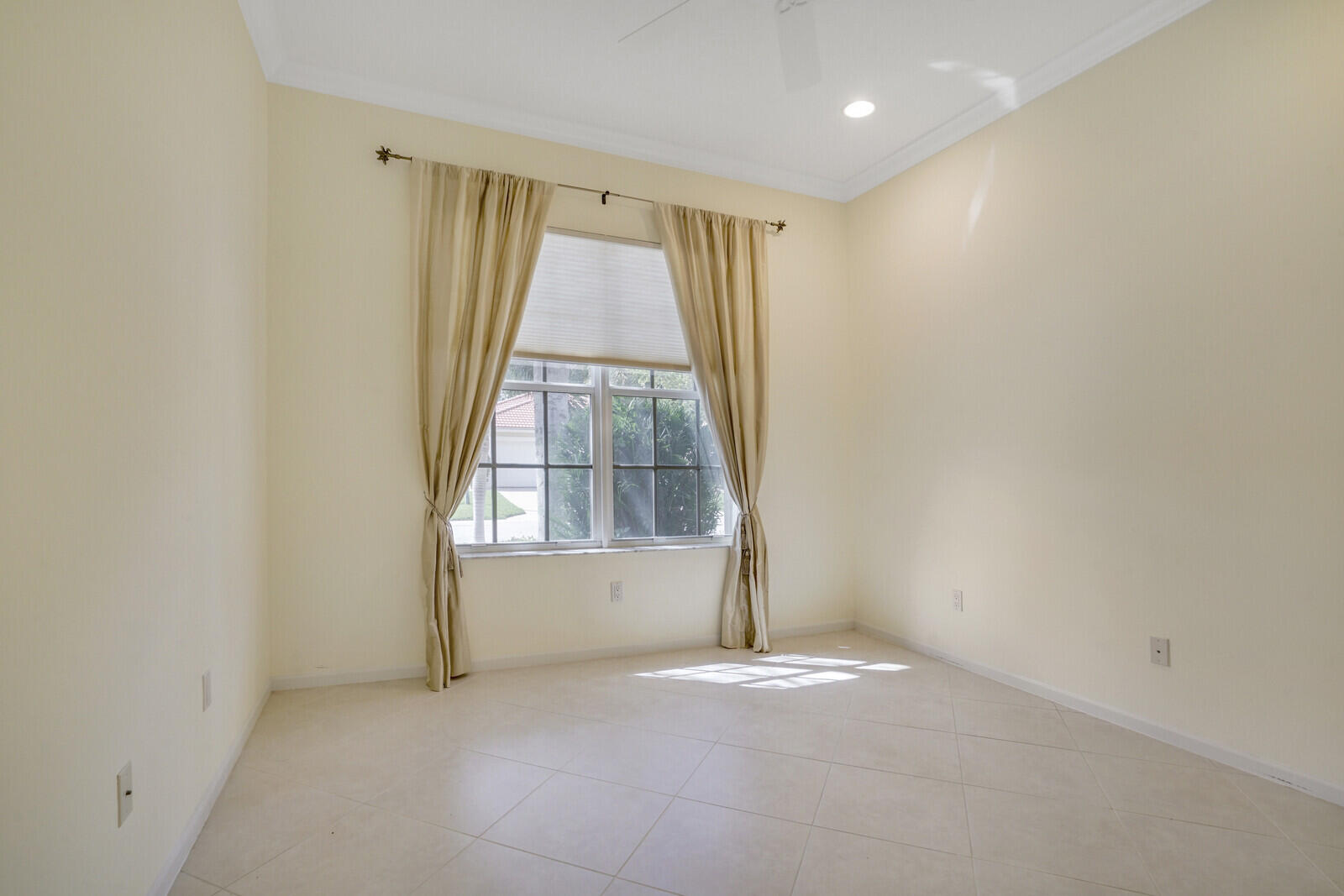 6585 Camarillo Terrace Lane