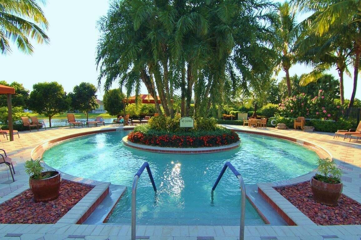 6585 Camarillo Terrace Lane