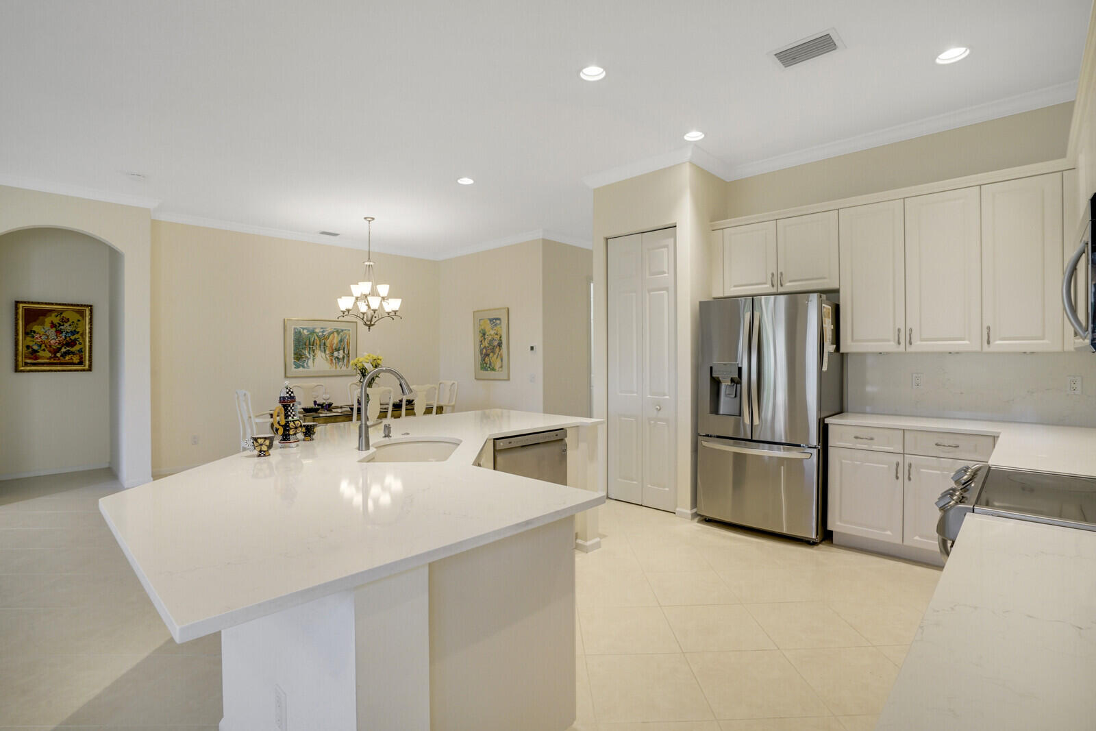 6585 Camarillo Terrace Lane