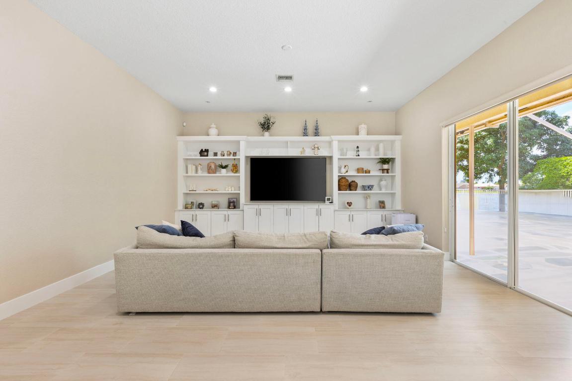 21159 Falls Ridge Way