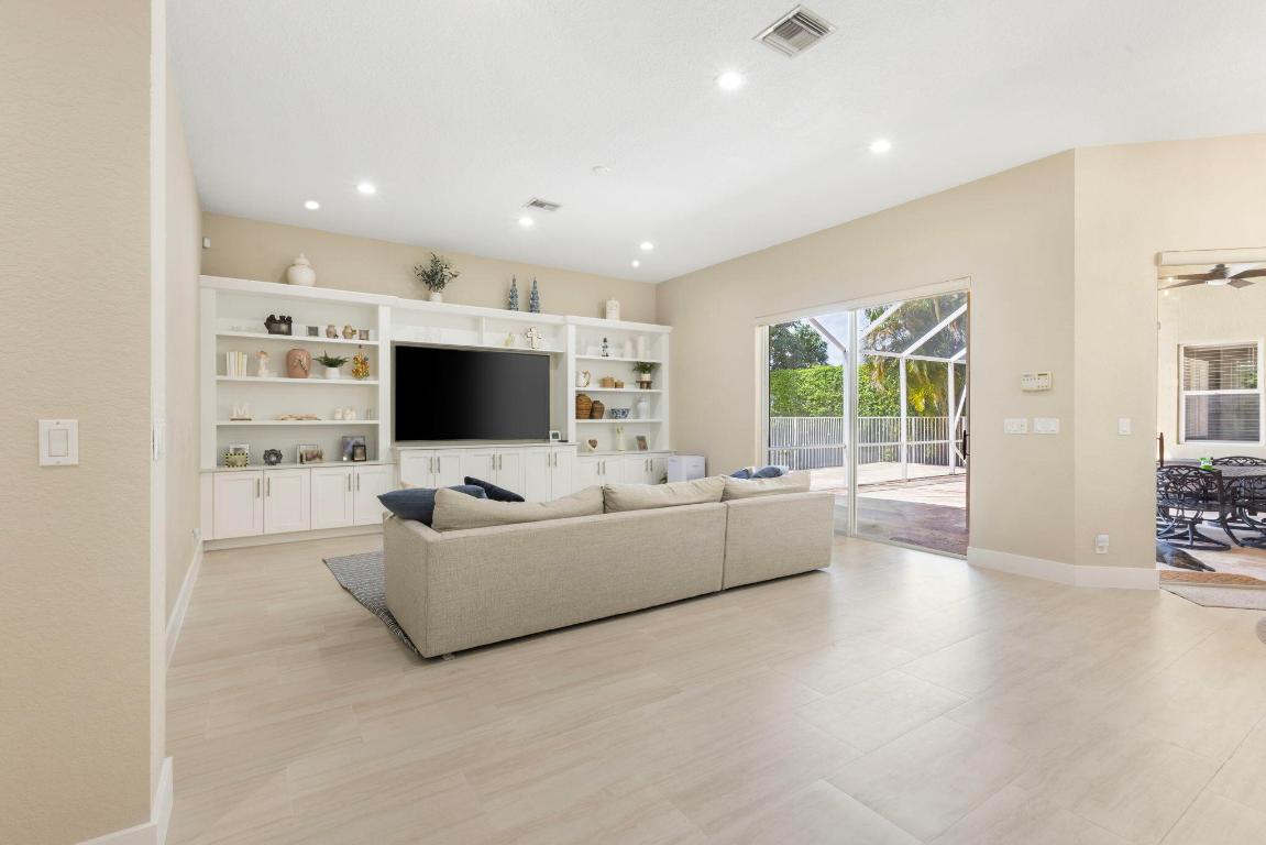 21159 Falls Ridge Way