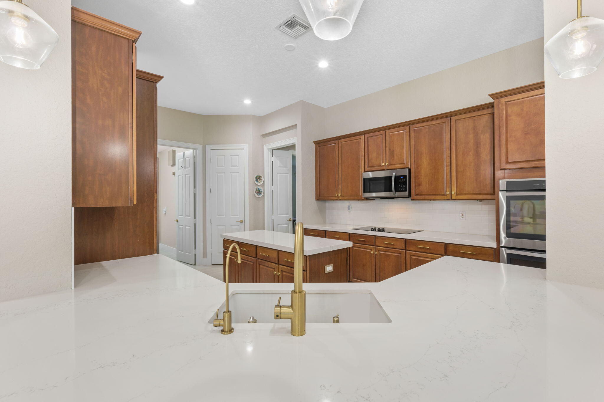 21159 Falls Ridge Way