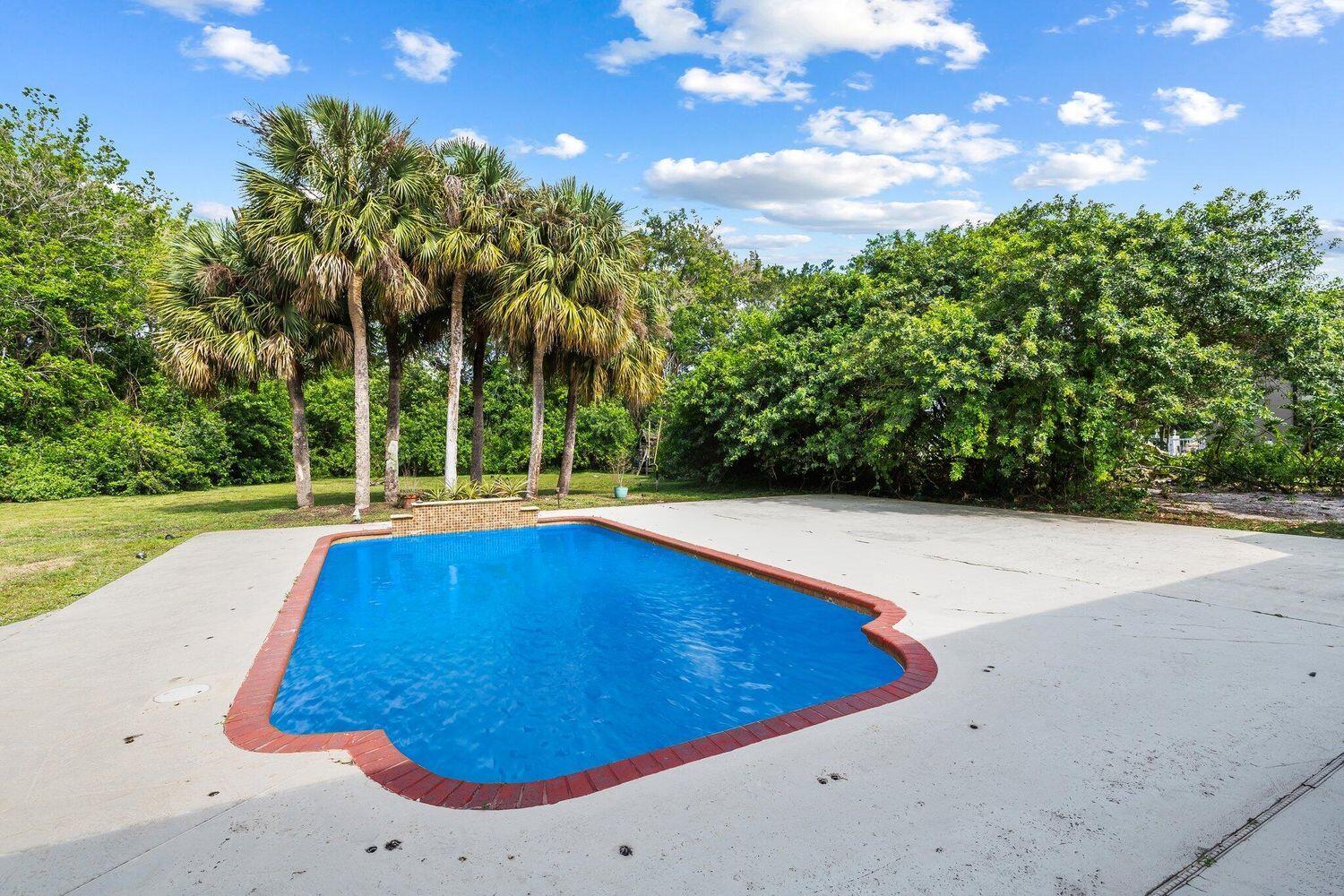8090 Twin Lake Drive