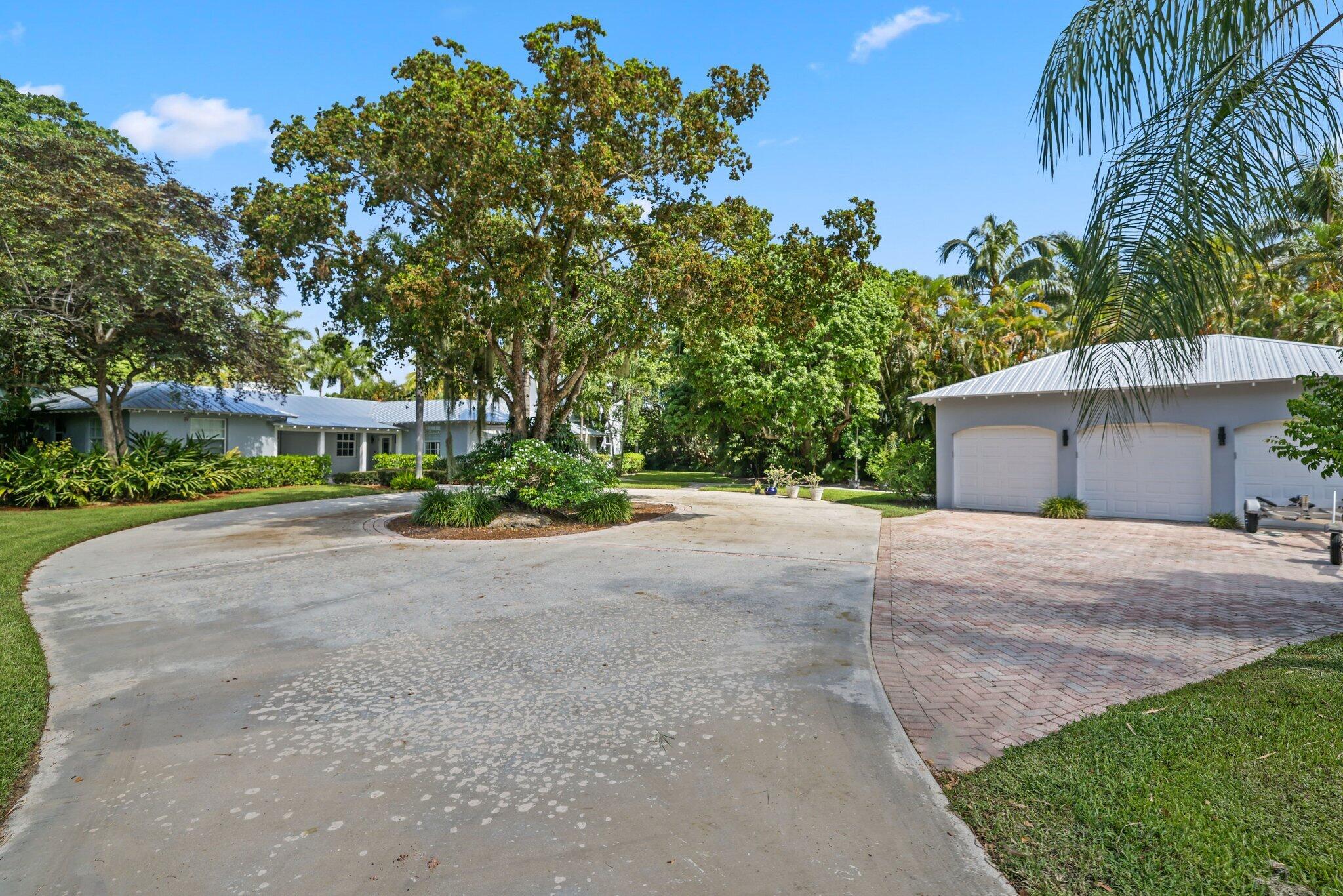 920 Hibiscus Lane