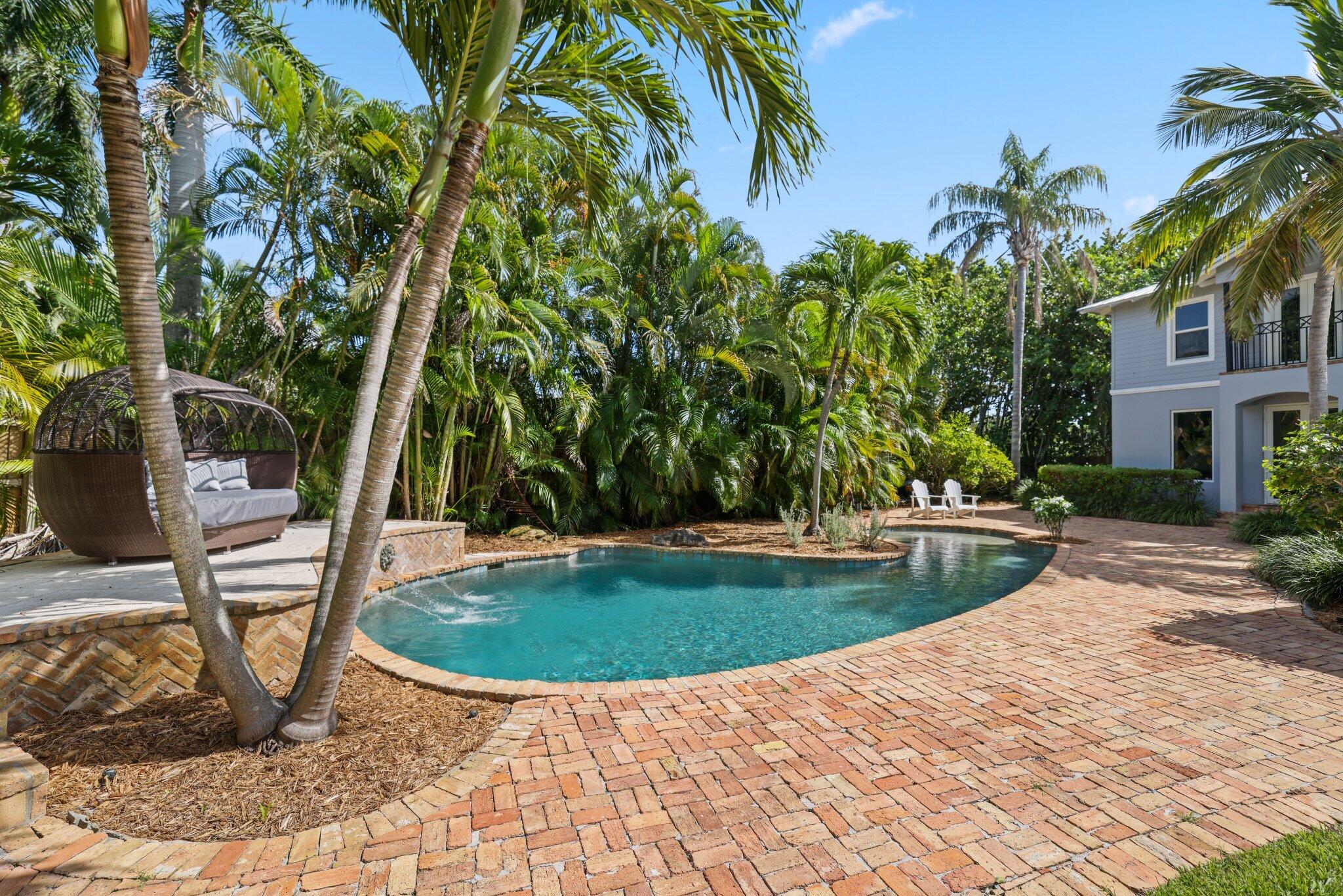 920 Hibiscus Lane