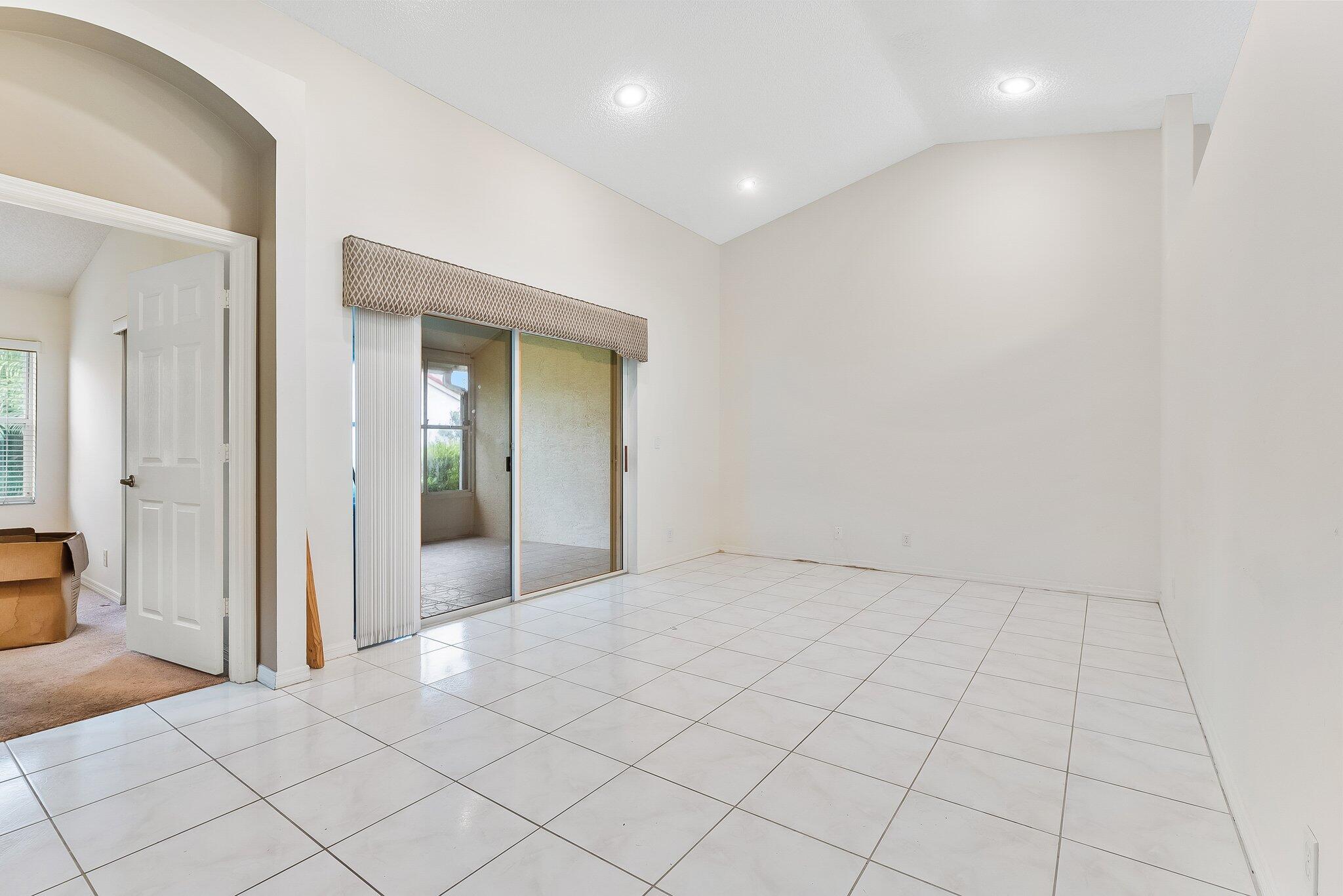 6128 Floral Lakes Drive