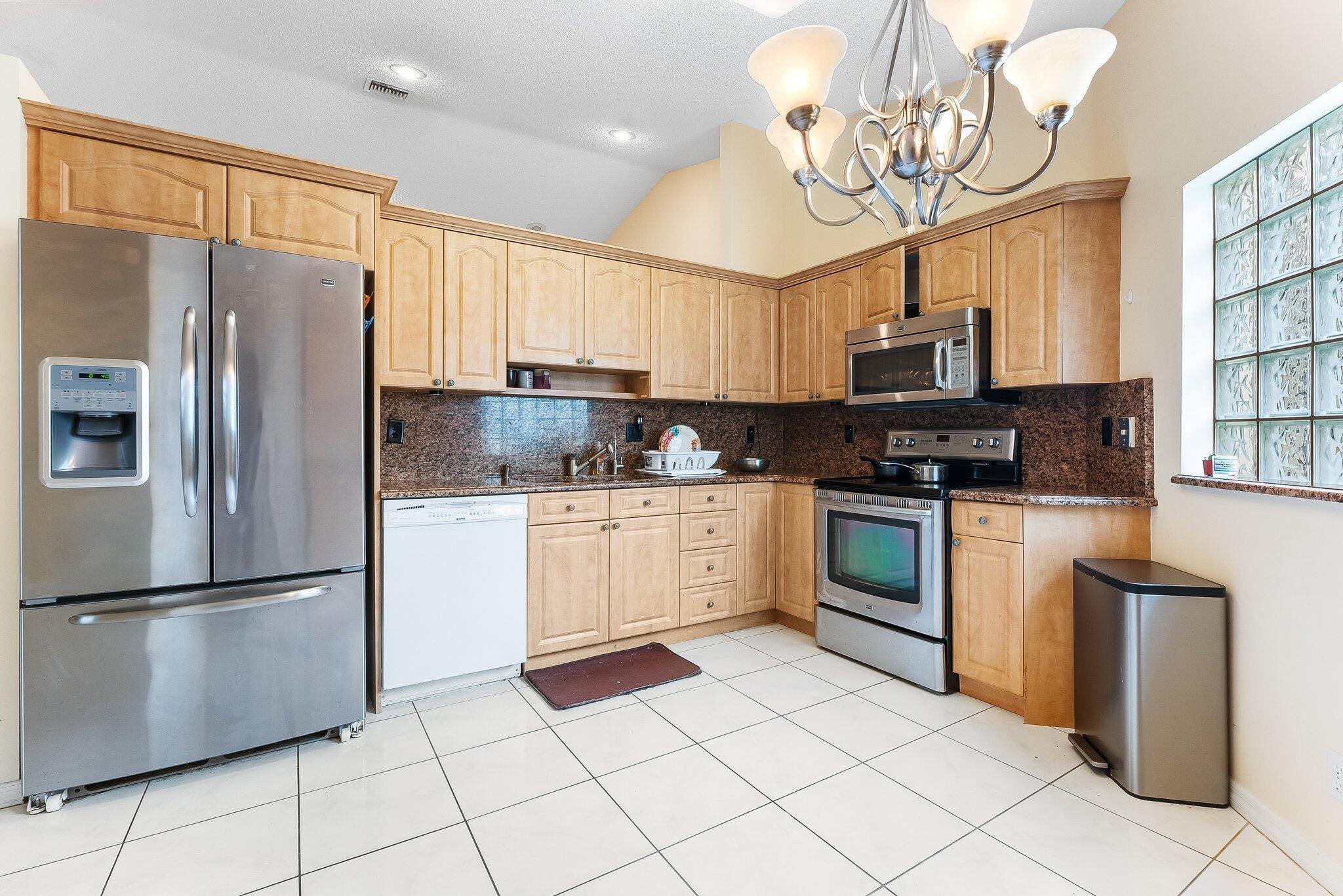 6128 Floral Lakes Drive