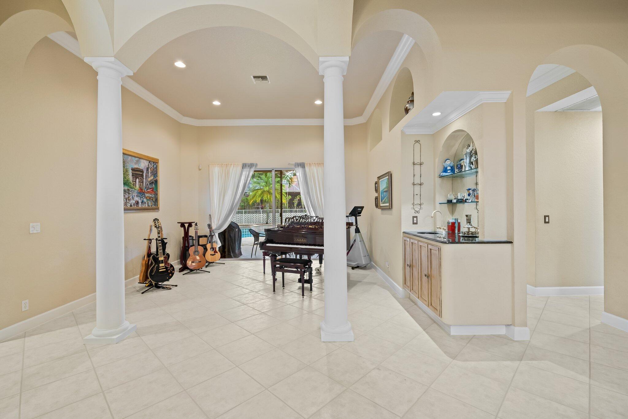 21255 Falls Ridge Way