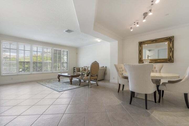 5720 NE Verde Circle