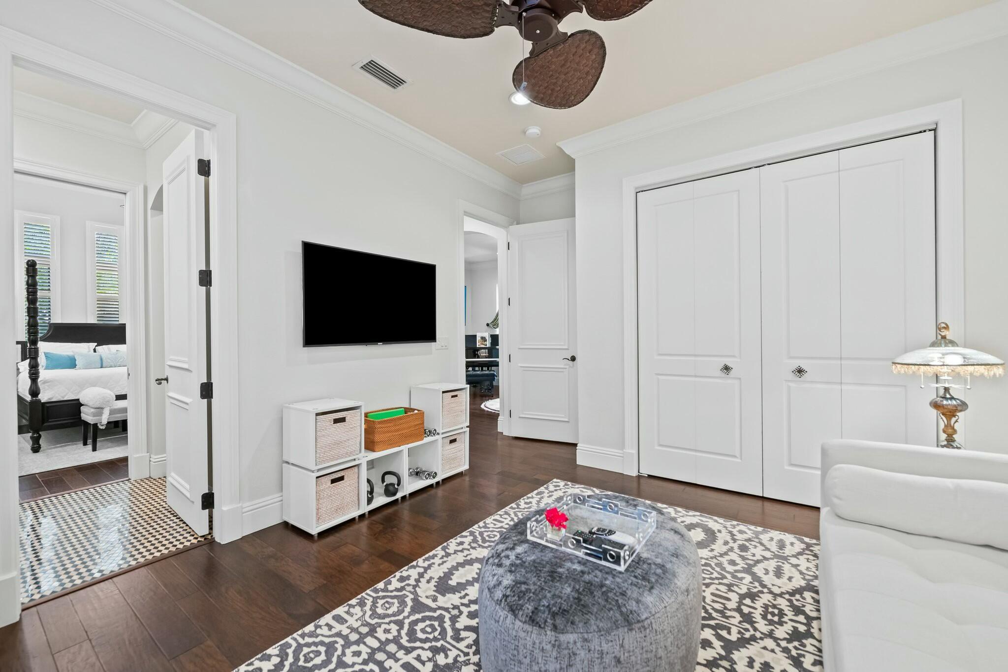 7380 Wisteria Av Avenue