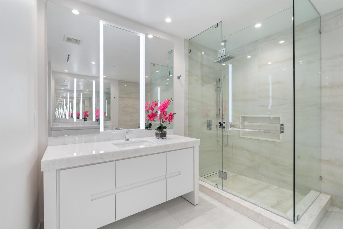 220 SE Mizner Boulevard 209