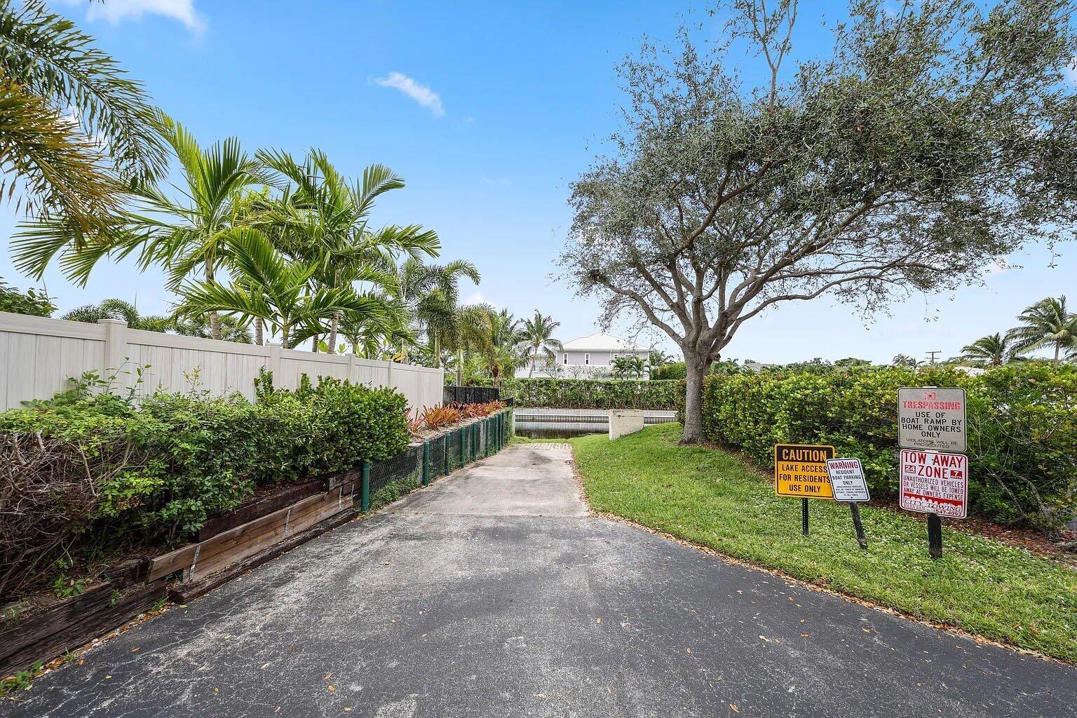 1071 Delray Lakes Drive