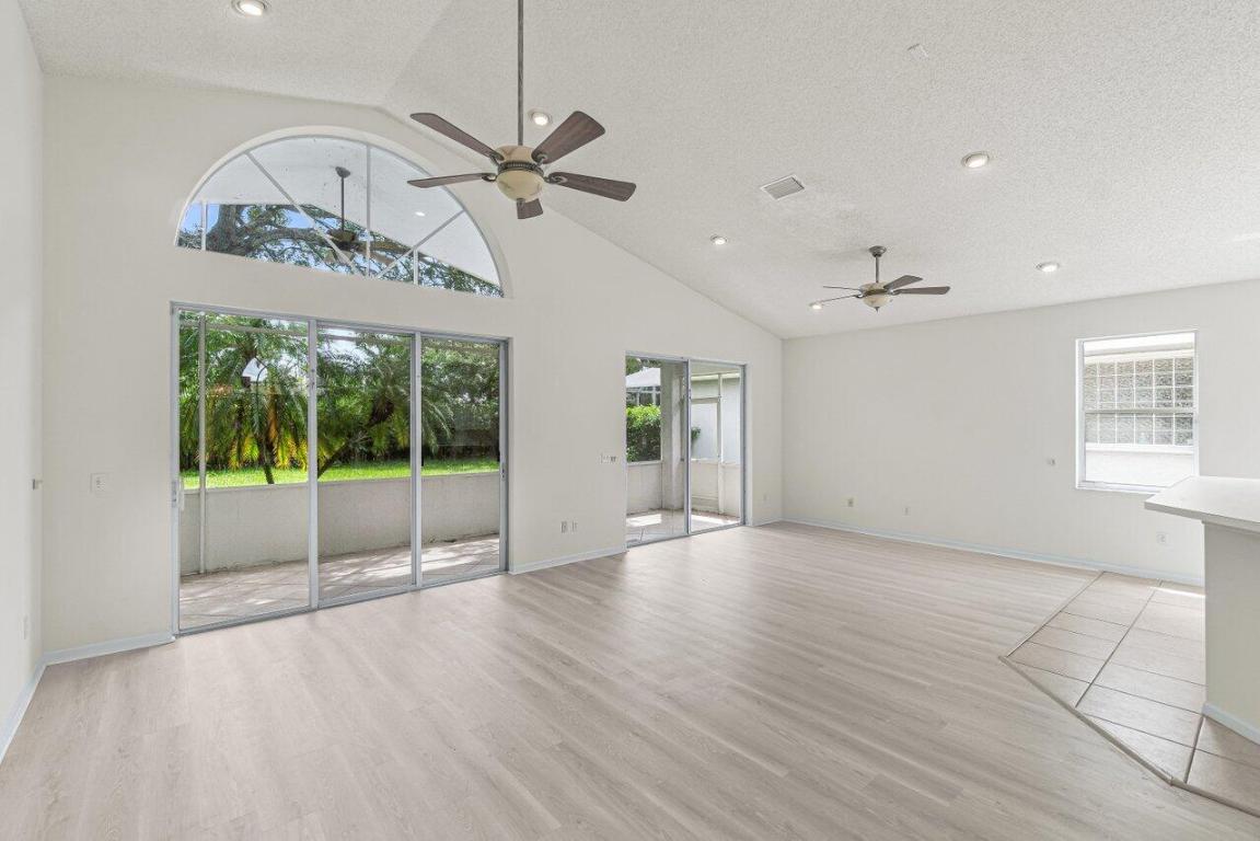 7728 Edinburough Lane