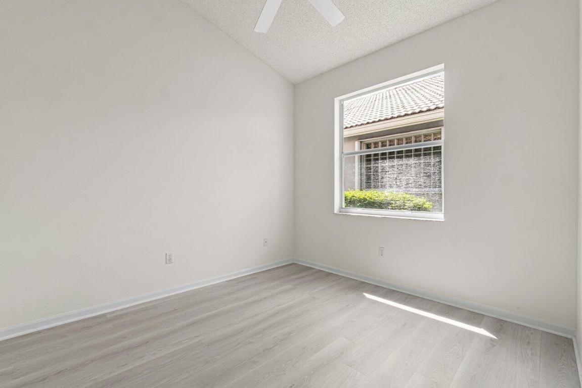 7728 Edinburough Lane