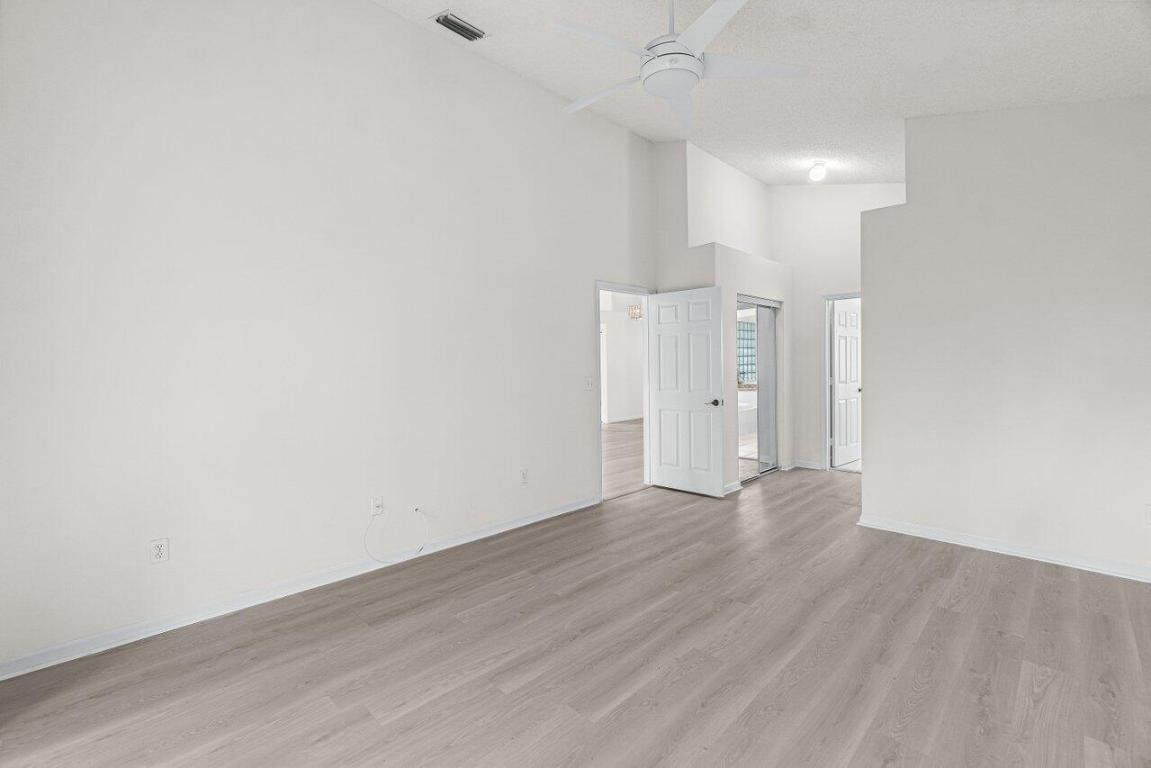 7728 Edinburough Lane