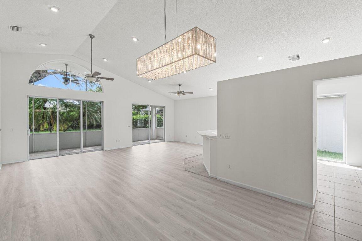 7728 Edinburough Lane