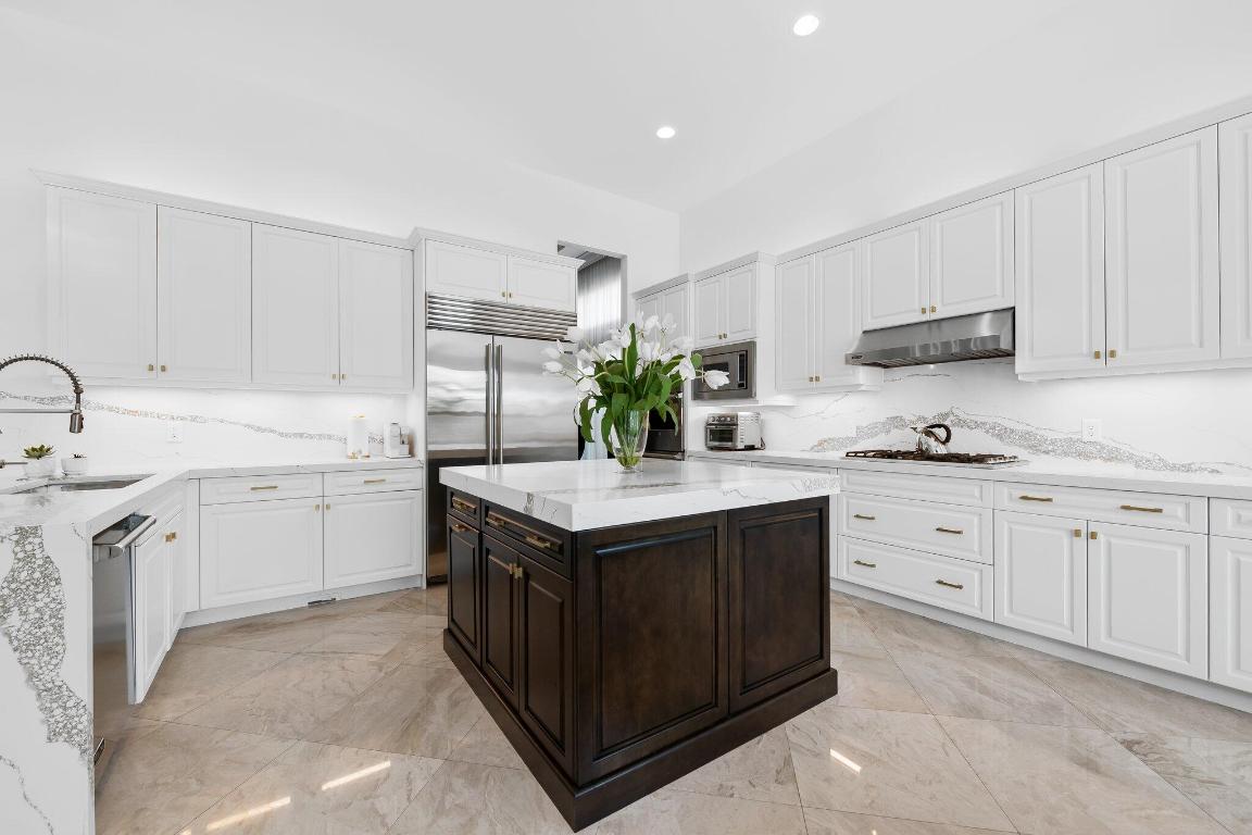 8410 Eagleville Avenue