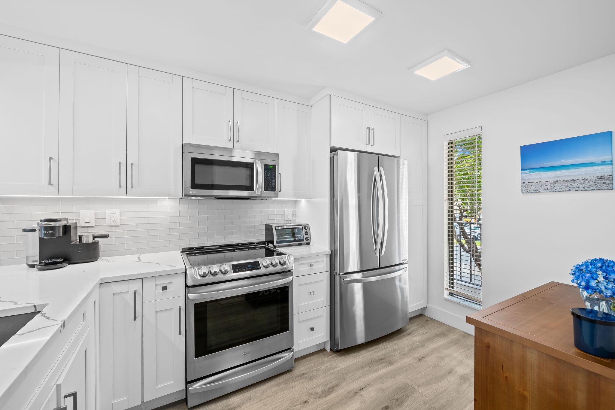 15 Royal Palm Way 202