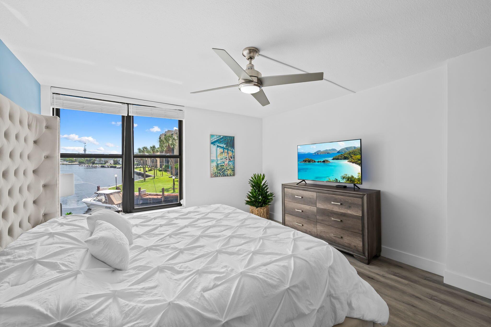 15 Royal Palm Way 202