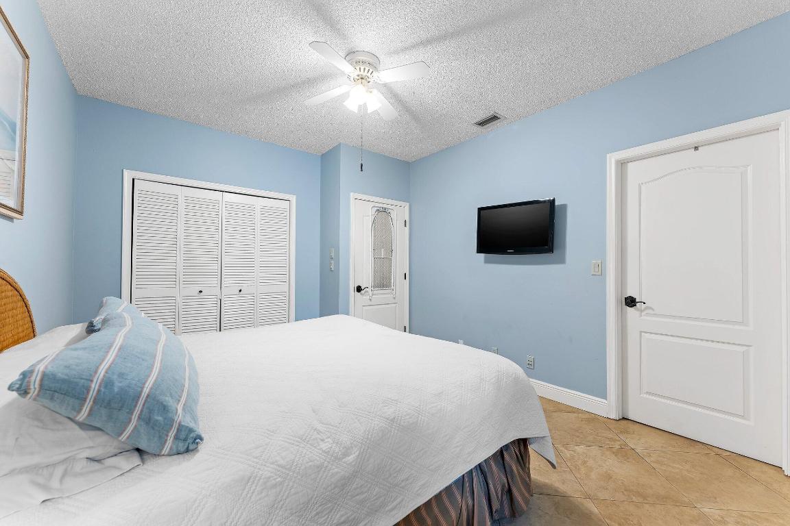 3951 NW 27th Terrace